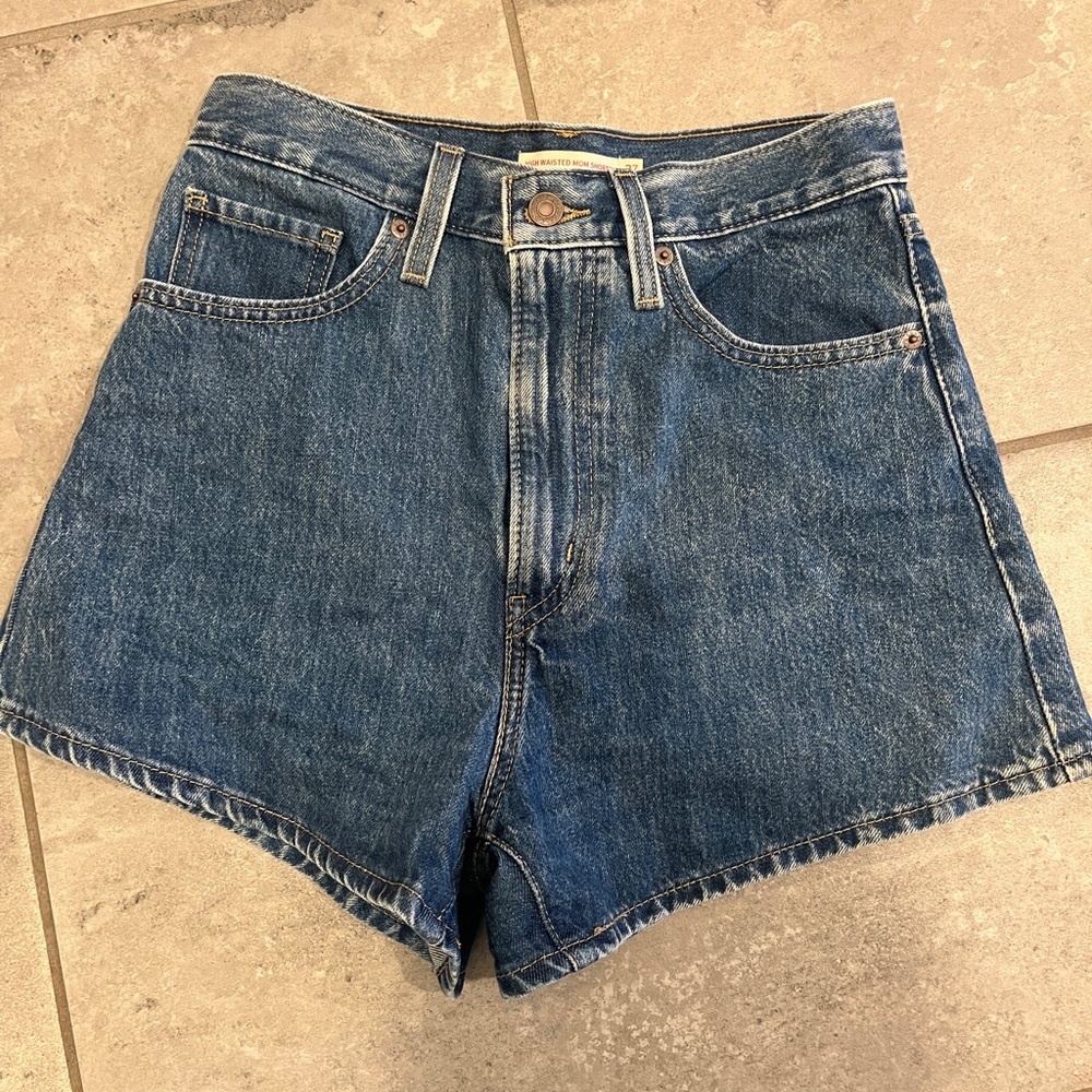 High waisted Levi’s jean shorts